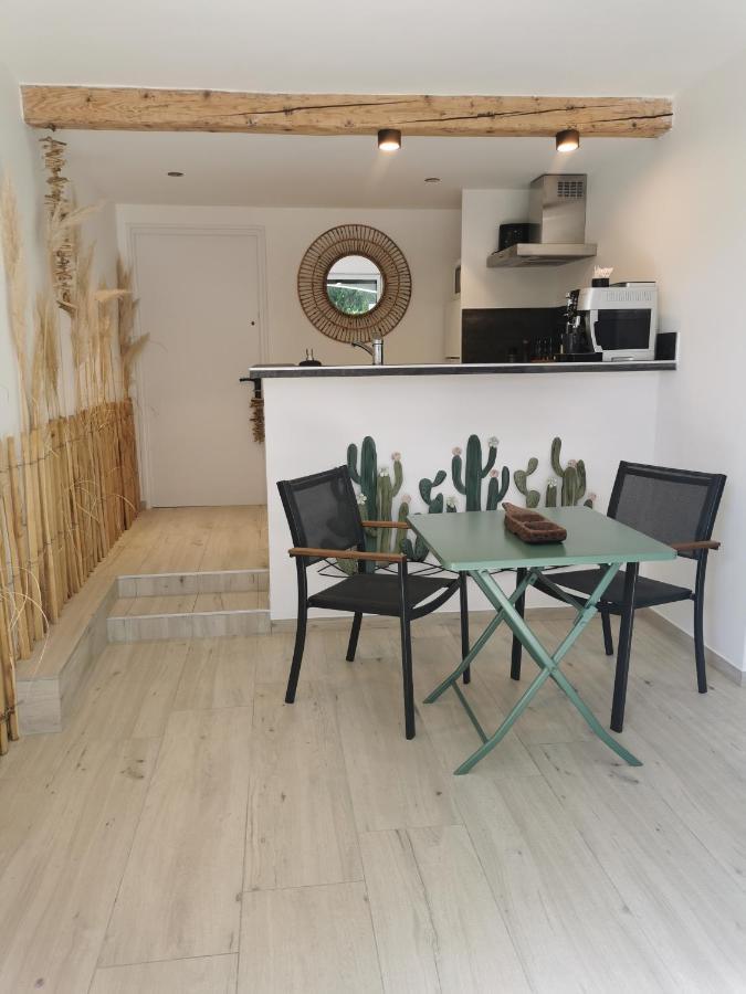 Casa Louise Suites And Spas Privatifs 생트막시메 외부 사진