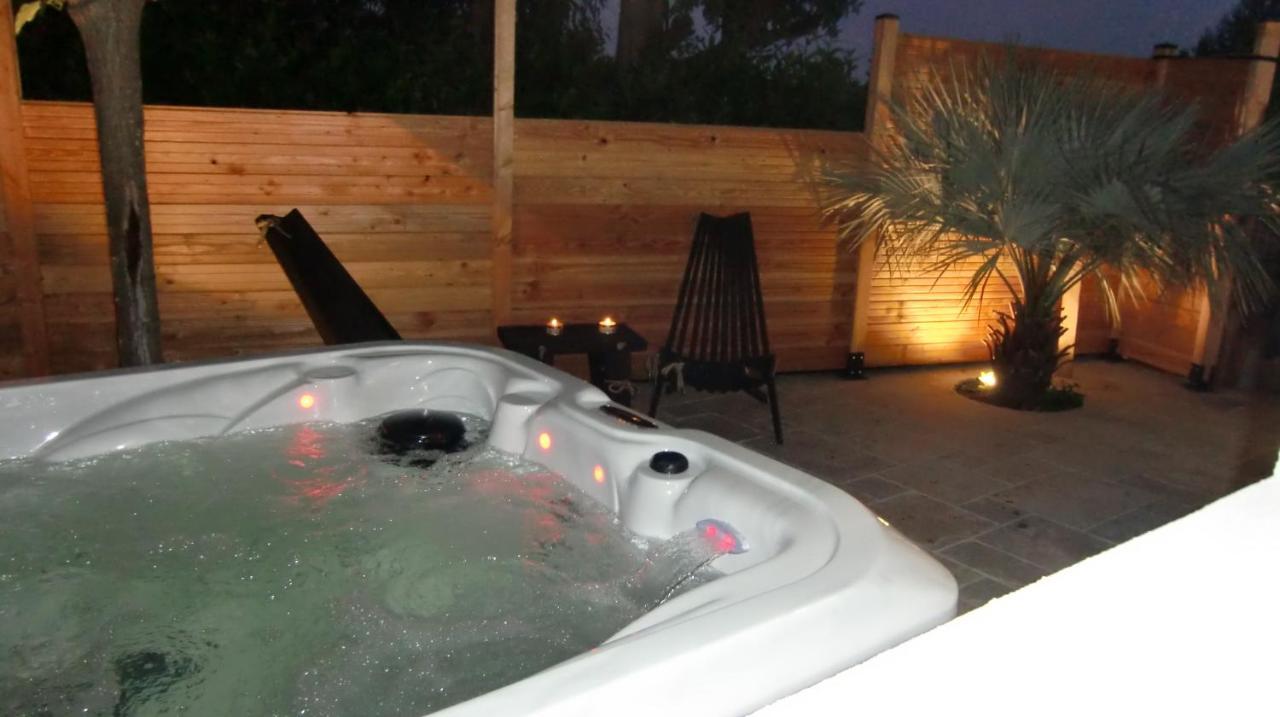 Casa Louise Suites And Spas Privatifs 생트막시메 외부 사진